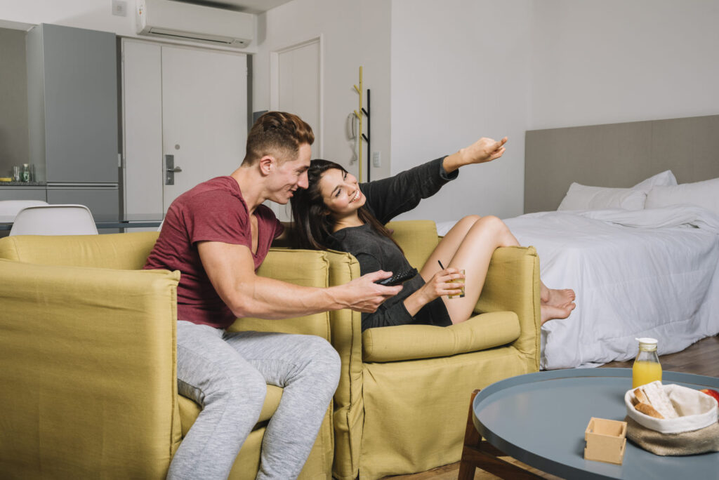 pilih hotel atau apartemen